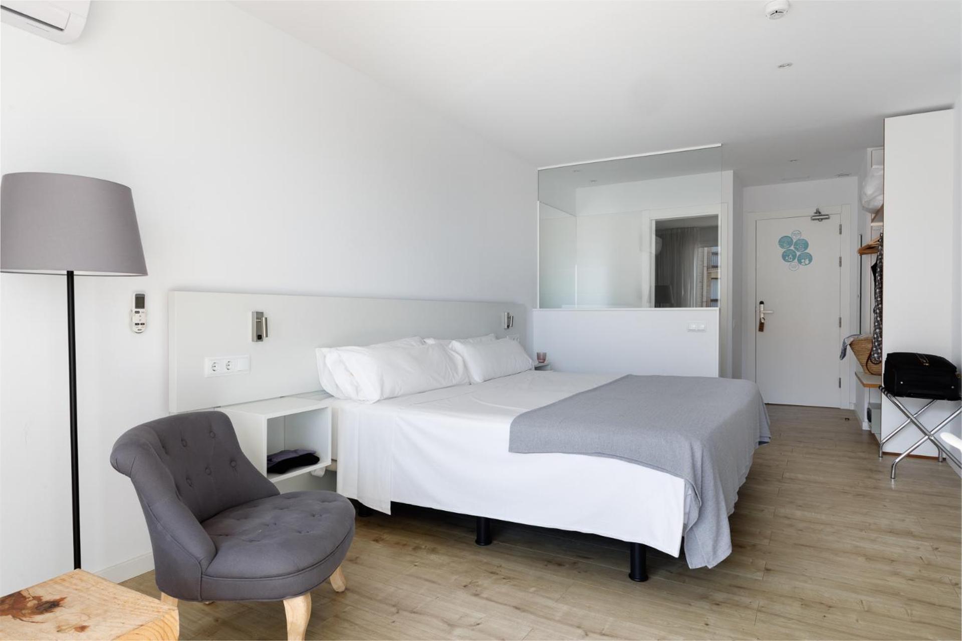 Hotel Hcp กาเลญา เด ปาลาฟรูเจล ภายนอก รูปภาพ