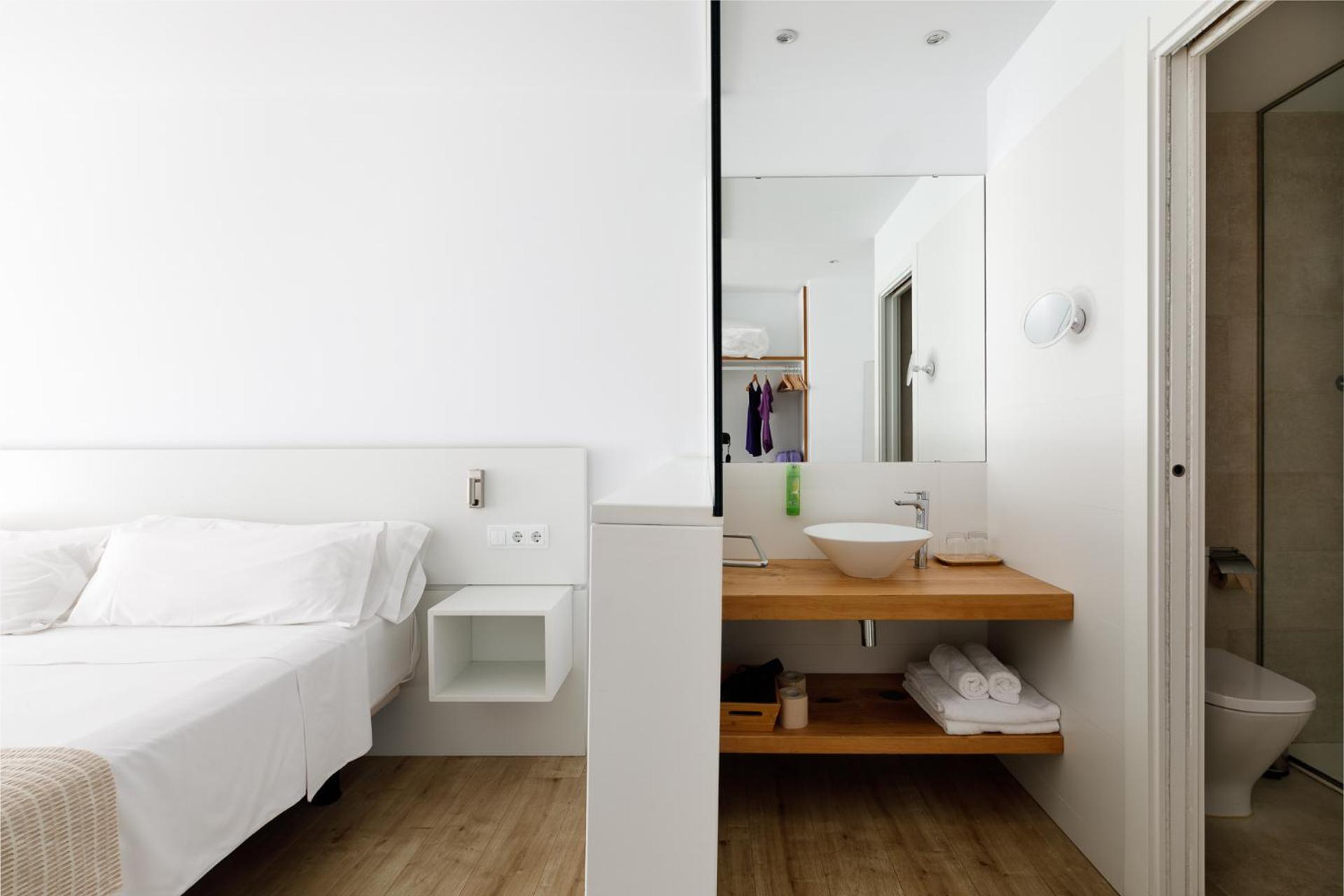 Hotel Hcp กาเลญา เด ปาลาฟรูเจล ภายนอก รูปภาพ