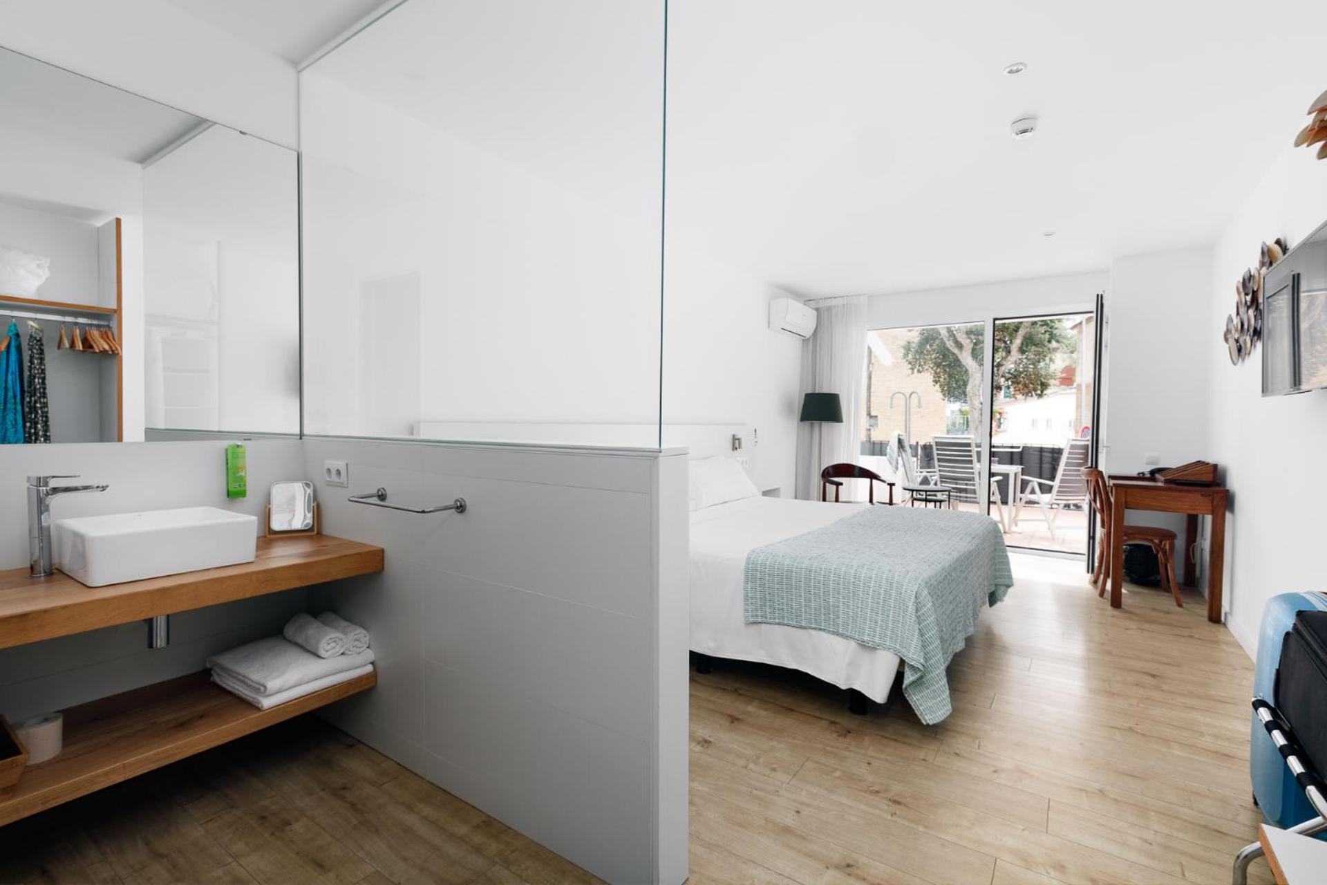 Hotel Hcp กาเลญา เด ปาลาฟรูเจล ภายนอก รูปภาพ