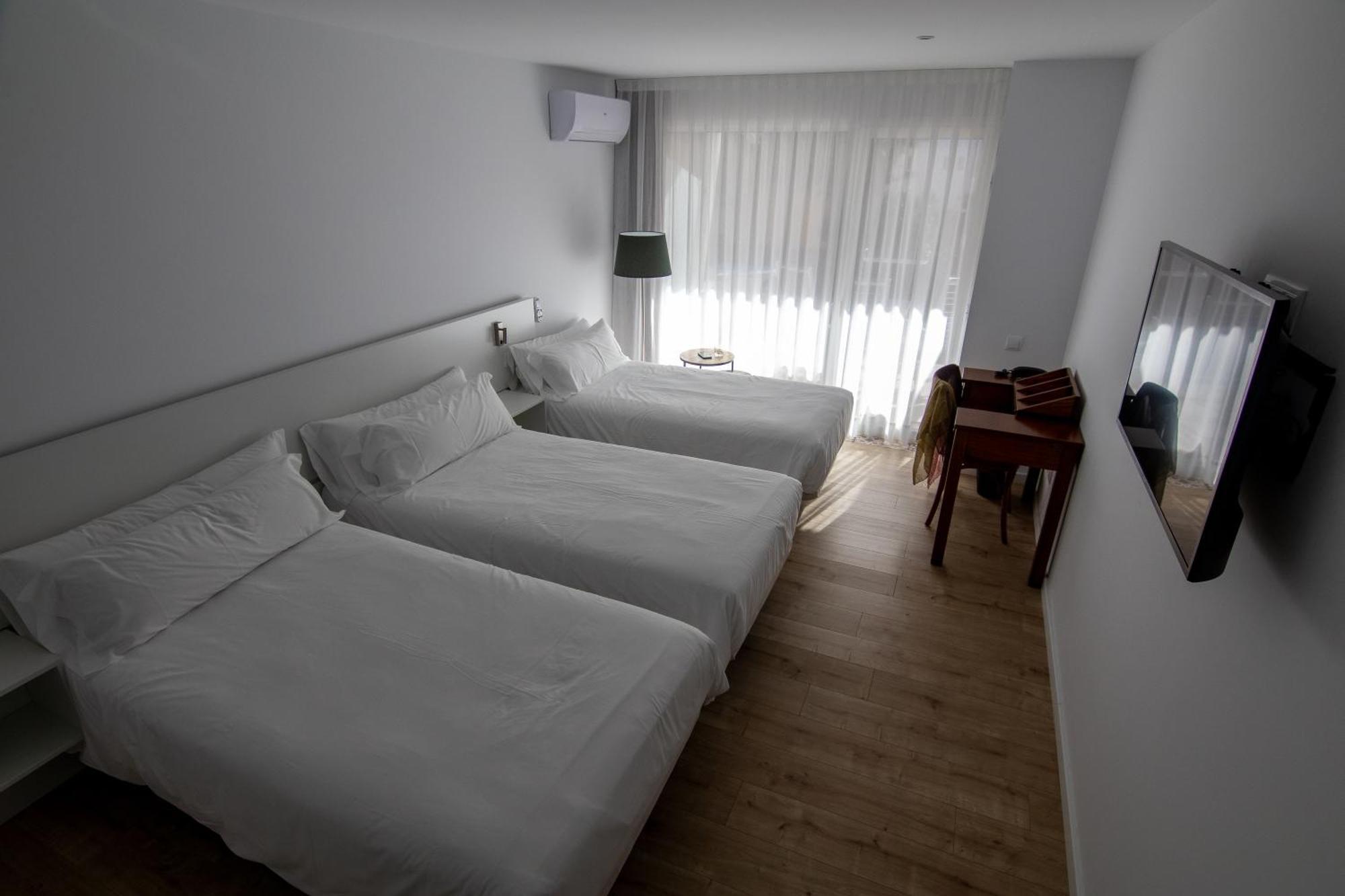 Hotel Hcp กาเลญา เด ปาลาฟรูเจล ภายนอก รูปภาพ