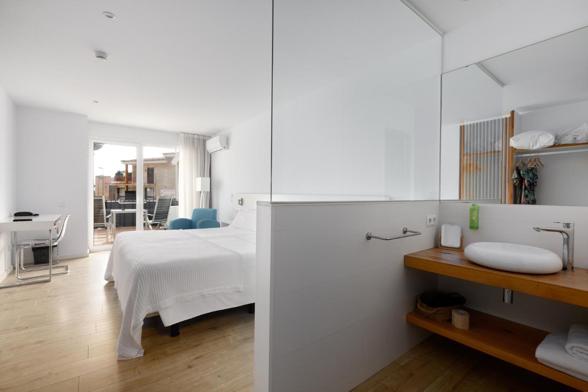 Hotel Hcp กาเลญา เด ปาลาฟรูเจล ภายนอก รูปภาพ