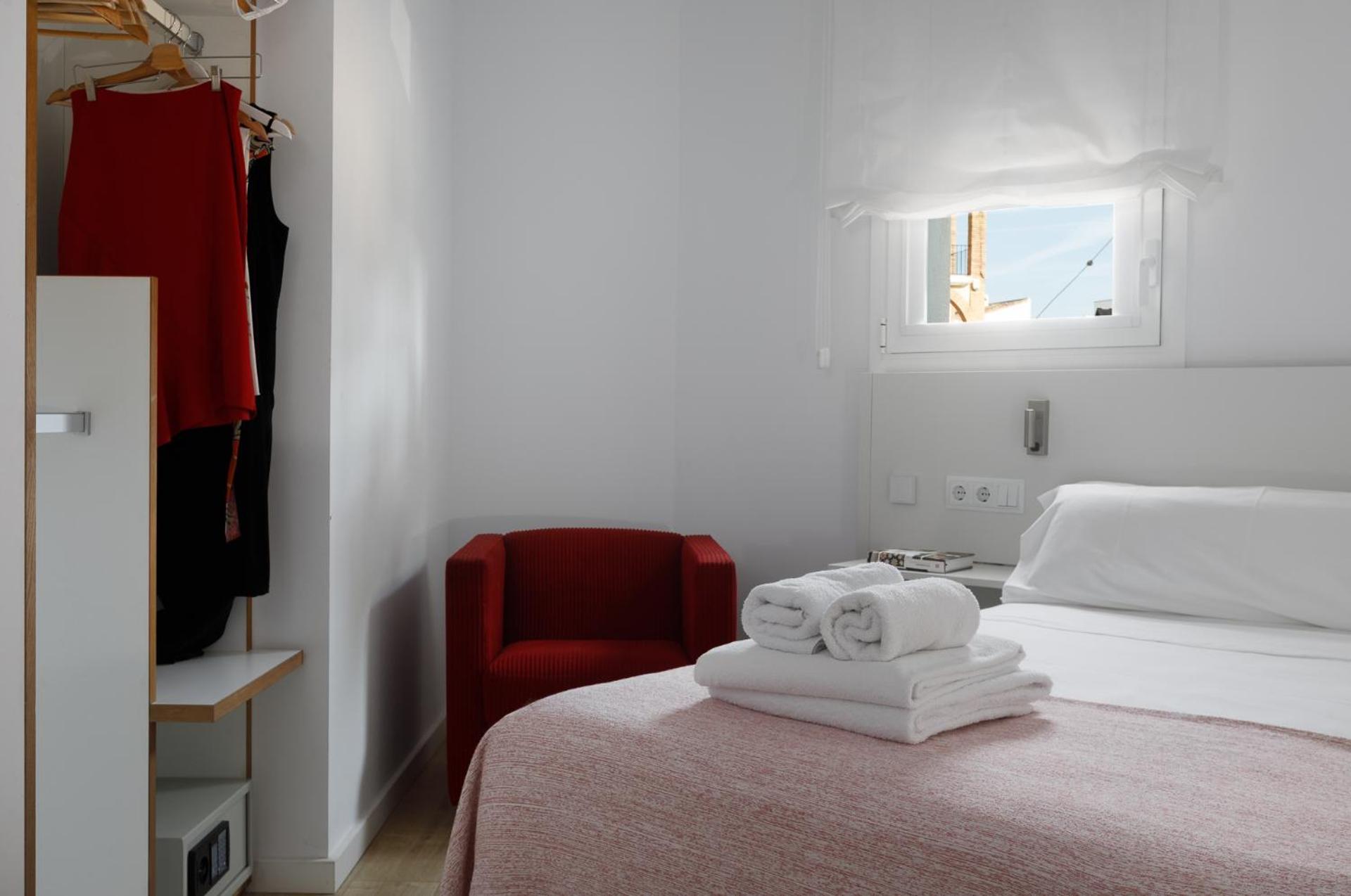 Hotel Hcp กาเลญา เด ปาลาฟรูเจล ภายนอก รูปภาพ